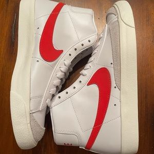 Women’s Nike Blazer Mid ‘77 (White/Red)
